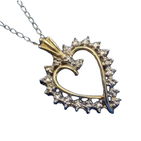 10kt Solid Yellow Gold Diamond Accent Heart Pendant with 10kt YG Chain 1.78g - Picture 3 of 15